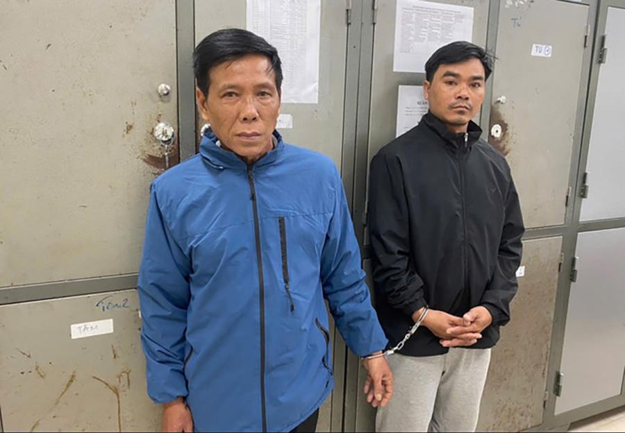Nguyễn Ngọc Kịp (trái) và Phan Văn Long lúc bị bắt (Ảnh: Công an cung cấp)