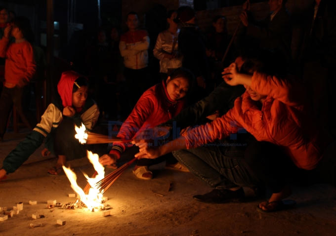 Cũng phải tìm cách vượt qua khó khăn. (Ảnh: Đức Biên)