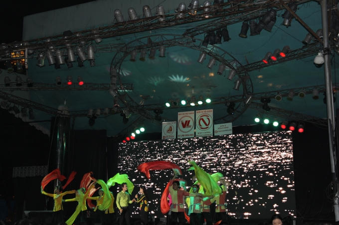 Nhật Cường hóa anh Bảy bán vé số khiến khán giả cười không ngớt