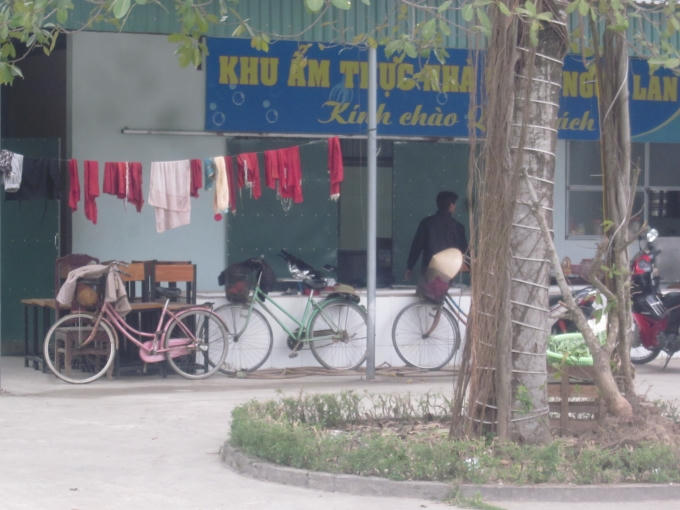 Khu ẩm thực nhếch nhác làm xấu bộ mặt nhà khách.