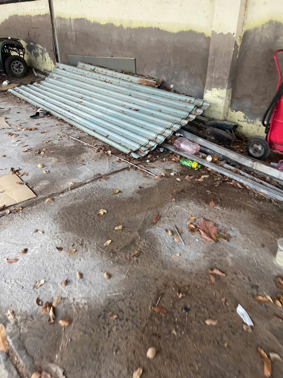 Những tấm tôn là tang vật vụ án được ông Thảo cho dỡ xuống để sửa chữa căn nhà – hoàn toàn không có dấu hiệu hủy hoại tài sản.