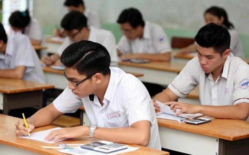 Chiều nay các thí sinh làm thủ tục dự thi tốt nghiệp THPT 2024 (Ảnh: VGP)