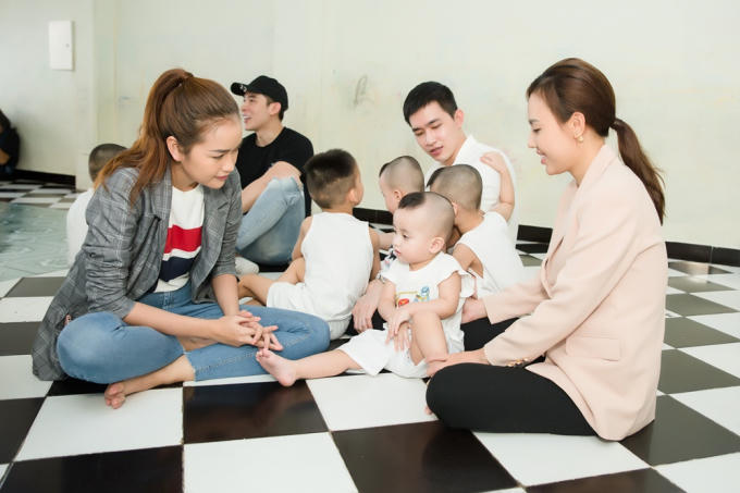Hoa hậu Ngọc Châu vui vì một phần làm được những điều có ích.