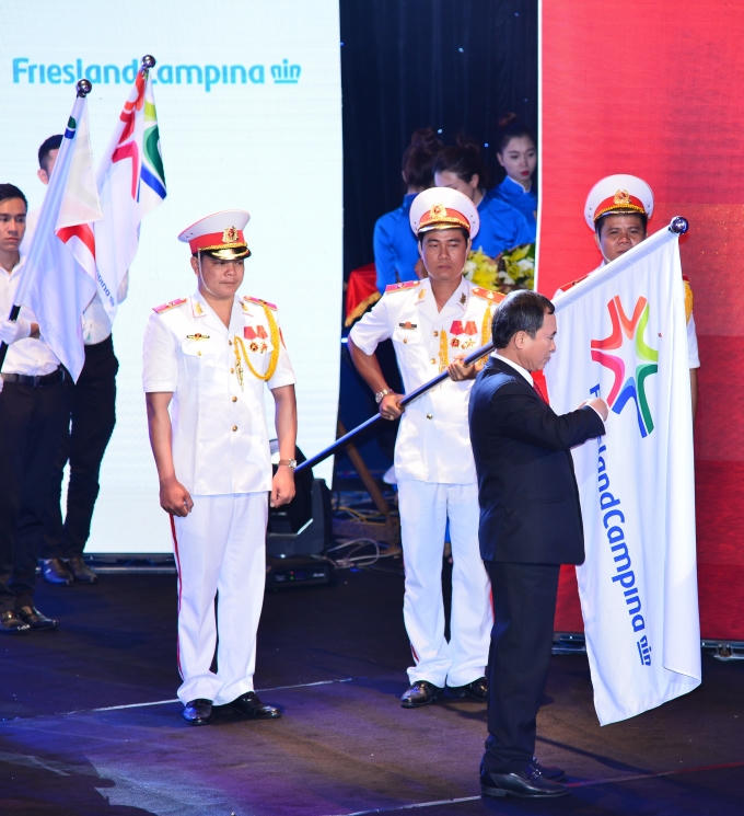 FrieslandCampina Việt Nam đón nhận Huân chương Lao động hạng Nhất
