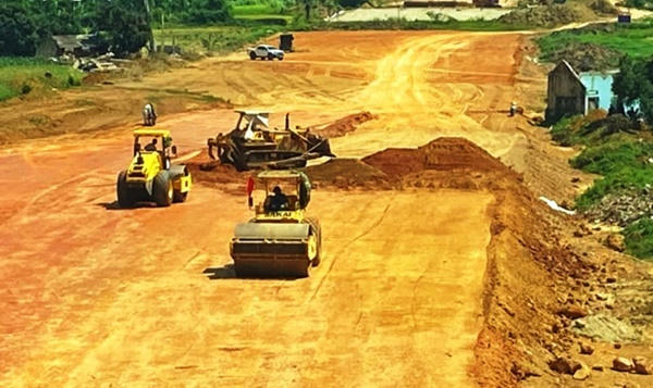 Thiếu vật liệu đang là bài toán nan giải của nhiều dự án thành phần cao tốc Bắc - Nam (Ảnh: Lê Thanh).