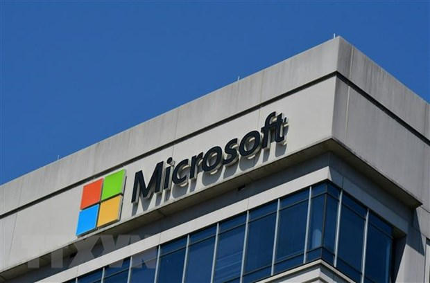 Biểu tượng Microsoft tại một tòa nhà ở Chevy Chase, Maryland, Mỹ. (Ảnh: AFP/TTXVN)