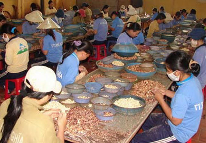 Trước đây, người mại dâm  thường bị áp dụng biện pháp đưa đi giáo dục, chữa bệnh tập trung tại Trung tâm Phú Nghĩa. Nay, pháp luật đã bỏ áp dụng biện pháp này. Ảnh: Thanh Mận