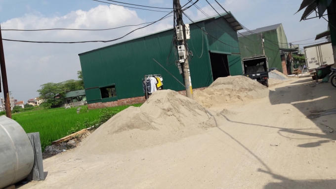 Nhiều nhà xưởng đã và đang hoàn thiện.