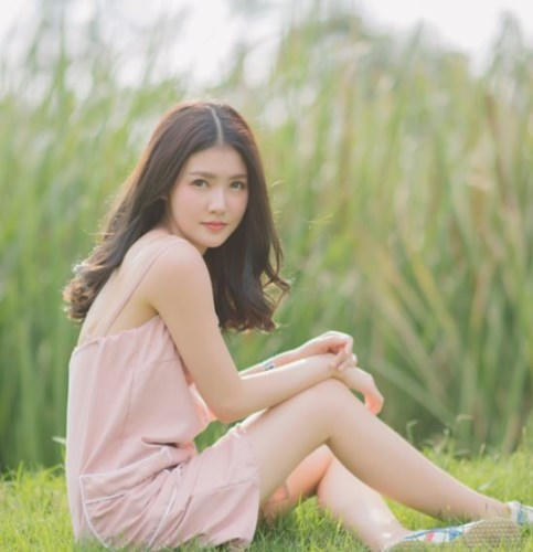 Làn da trắng, khuôn mặt thanh tú khiến nhiều người cho rằng Maypim (biệt danh của Pimchanok) là nữ y tá trong mơ của họ.