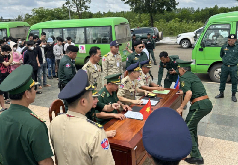 85 công dân được bàn giao về lại Việt Nam.
