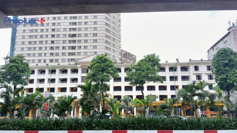 Theo tìm hiểu, Công ty Sông Nhuệ là bên liên quan của Ngân hàng TMCP Đông Nam Á (SeABank). Theo báo cáo tình hình quản trị 6 tháng đầu năm của ngân hàng, Công ty Sông Nhuệ đang nắm giữ 111.638.247 cổ phiếu SeABank, tương ứng tỷ lệ sở hữu 3,924%. Ông Fergus Macdonald Clark (Thành viên độc lập HĐQT SeABank) là người đại diện cho 1.200.000 cổ phiếu thuộc sở hữu của Sông Nhuệ tại SeABank. Bà Nguyễn Thúy Loan cùng ông Fergus Macdonald Clark là những người đại diện phần vốn góp của Công ty Sông Nhuệ tại SeABank.
