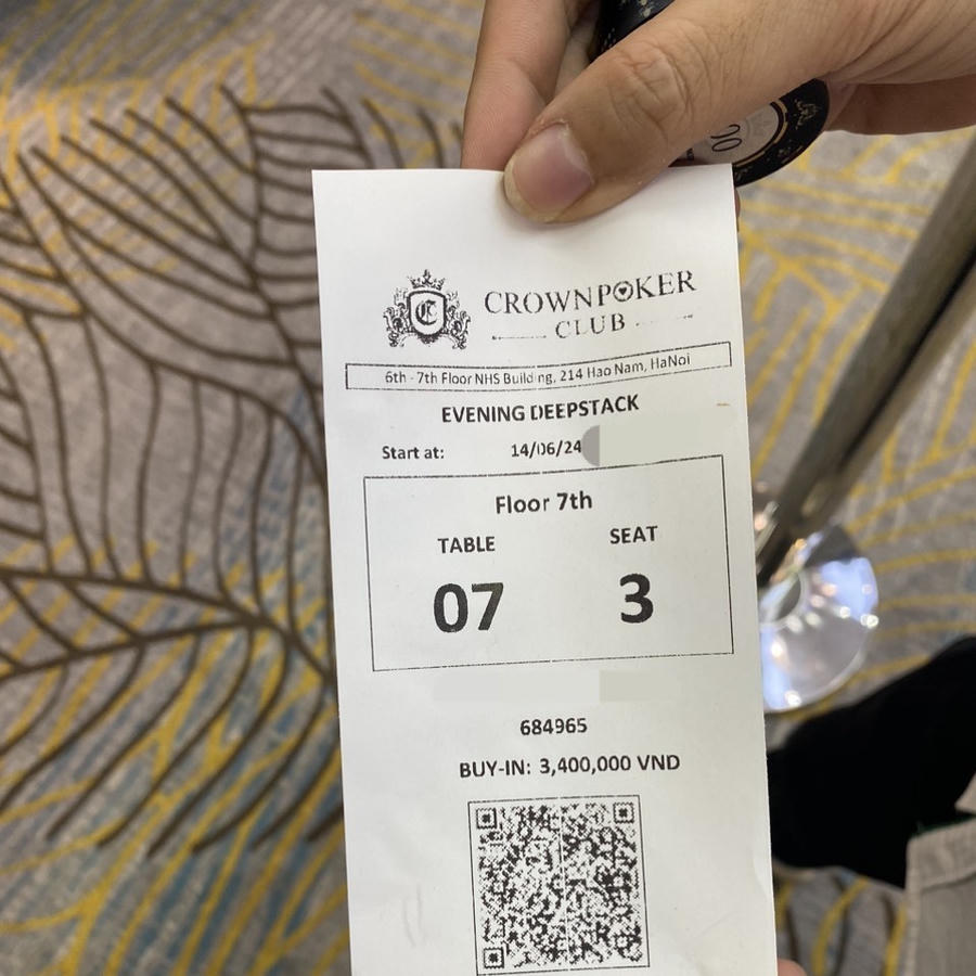 Hơn 3,4 triệu đồng để mua "vé" tham gia giải đấu tổ chức tại Crown Poker Club.