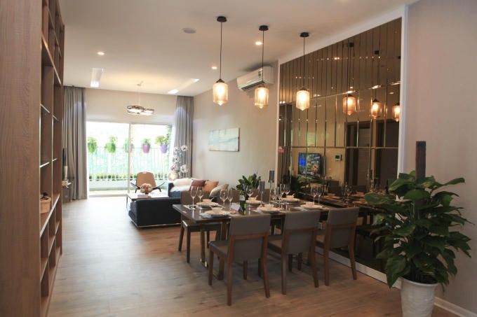 Chỉ cần một thao tác click Smartphone hoặc máy tính có kết nối mạng, hệ thống an ninh, chiếu sáng, tưới cây,…được khởi động tự động.