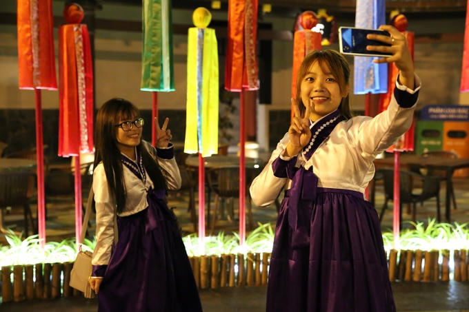 Những phút “check-in” rộn ràng tại Asia Park