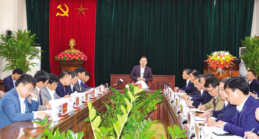bi-thu-anh-tuan
