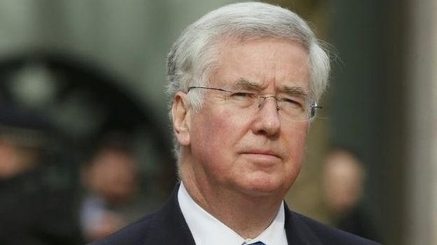 Ông Michael Fallon vẫn giữ cương vị cũ của ông trong nội các mới của nước Anh là Bộ trưởng Quốc phòng, chức vụ ông đã đảm nhiệm trong hai năm qua.(Ảnh: BBC)