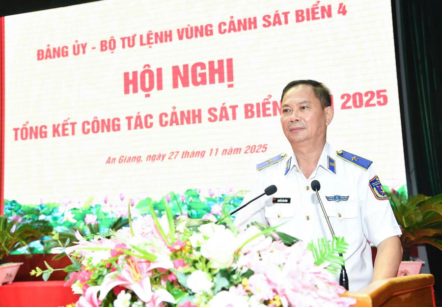 Thiếu tướng Nguyễn Văn Dũng, Bí thư Đảng ủy - Chính ủy Bộ Tư lệnh Vùng quán triệt, triển khai Nghị quyết lãnh đạo thực hiện nhiệm vụ năm 2026 của Đảng ủy Vùng.