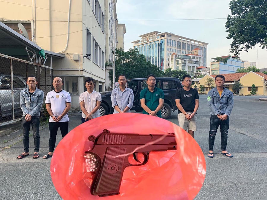 Nhiều cán bộ công an hỗ trợ nhóm nhà đầu tư tiền ảo đi đòi tiền và bị dính vào vụ án