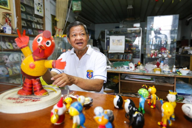 Thầy giáo về hưu ở Sài Gòn cùng với những bộ vỏ trứng được sưu tập