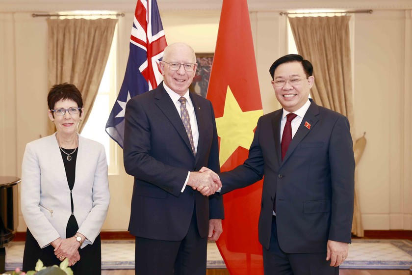 Chủ tịch QH Vương Đình Huệ hội kiến Toàn quyền Australia David Hurley.