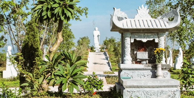 Quy hoạch xây dựng mang màu sắc tâm linh tạo nên cảm giác tôn nghiêm.
