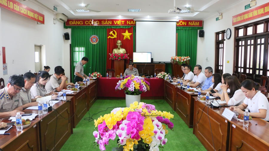 Toàn cảnh hội nghị.