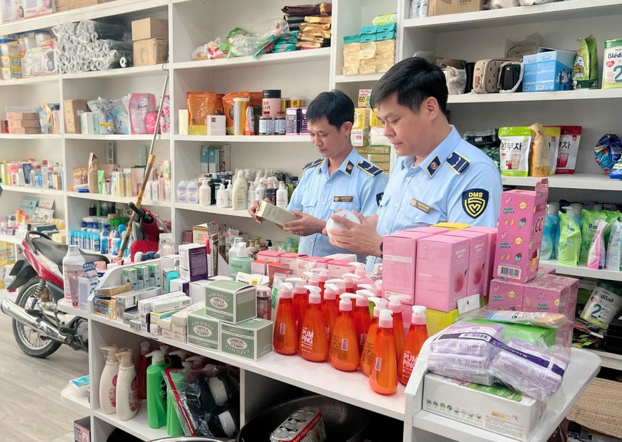 Tăng cường công tác kiểm tra, xử lý mỹ phẩm không rõ nguồn gốc trên địa bàn tỉnh Hưng Yên. (Ảnh: Dms)
