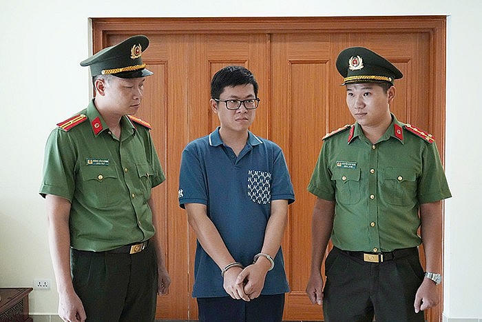 Đối tượng Đinh Mạnh Dũng bị bắt giữ.
