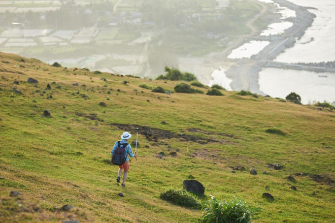 M&atilde;n nh&atilde;n với khung cảnh Việt Nam đẹp tuyệt vời trong MV mới của Vicky Nhung
