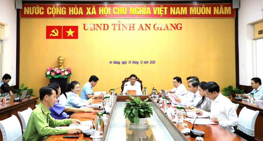 Quang cảnh cuộc họp
