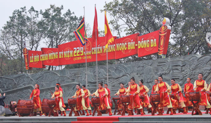 Ban tổ chức Lễ hội cùng với với nhà hát tuồng Việt Nam đã tái hiện lại chiến thắng lịch sử Ngọc Hồi – Đống Đa Quang Trung, mùa xuân năm Kỷ Dậu 1789.