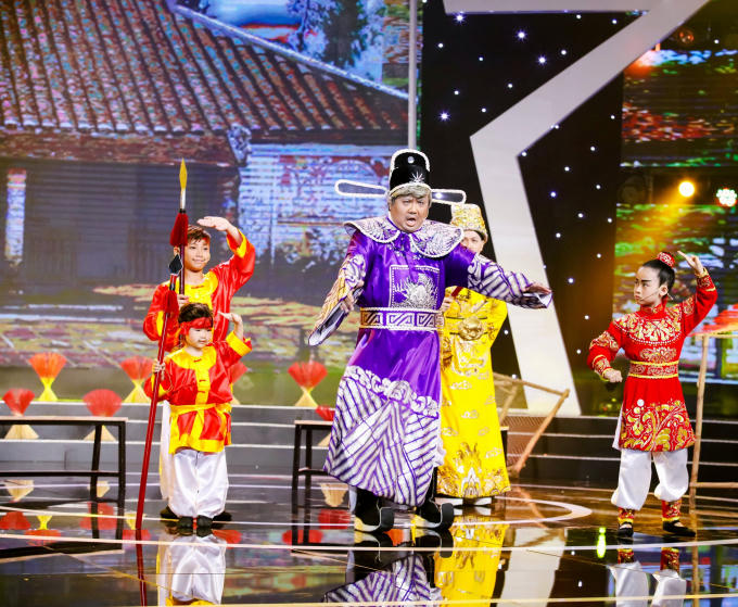 Lương Bằng Quang xin lỗi Th&aacute;i Ch&acirc;u v&igrave; ngạo mạn trong đ&ecirc;m thi