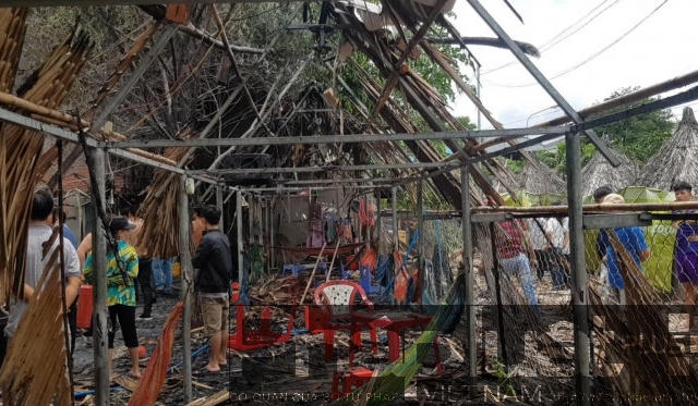 Bình Dương: Quán cà phê bốc cháy giữa trưa