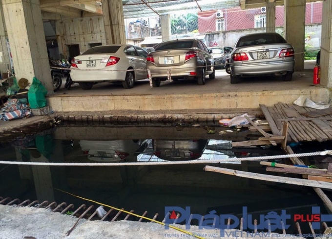 Hai tầng hầm biến thành "hầm nước".