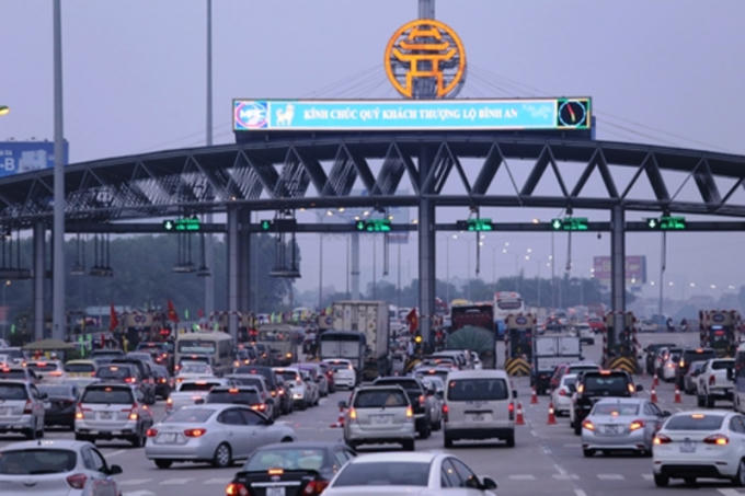 Trạm BOT Pháp Vân - Cầu Giẽ cũng không ít lần bị người tham gia giao thông ''tố'' không chịu xả trạm dù xuất hiện ùn tắc kéo dài trên tuyến. (Ảnh: Lê Anh).