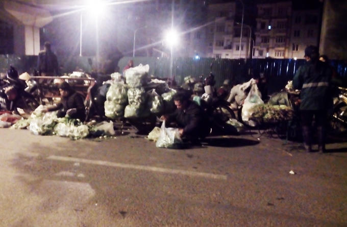 Họp nhanh và giải tán nhanh đúng như cái tên "chợ vội"