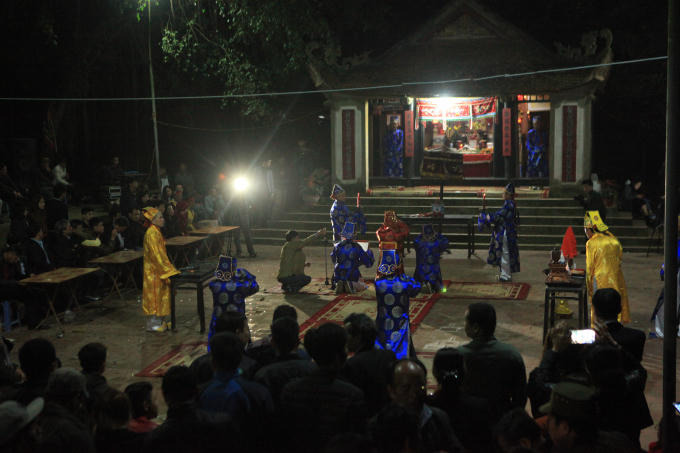 Lễ hội “Linh tinh tình phộc” hay còn gọi là “Lễ hội Trò Trám” được tổ chức thường niên vào các ngày 11 và 12 tháng Giêng hàng năm. Tại lễ hội này, điểm hấp dẫn và thu hút sự quan tâm của du khách thập phương nhất đó là Trò Trám và Lễ mật tại miếu Trò (còn gọi là miếu Đụ Đị) ở xã Tứ Xã, huyện Lâm Thao, tỉnh Phú Thọ.