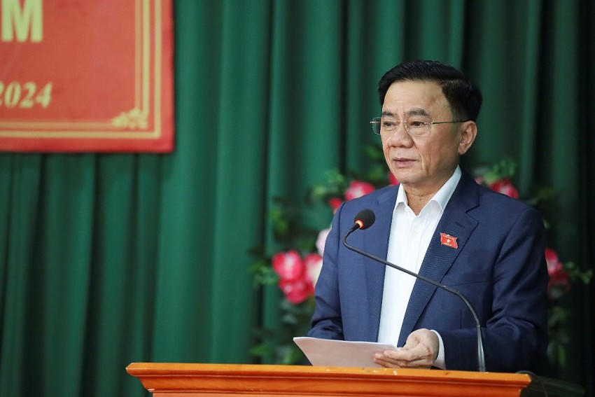 Ủy viên Bộ Chính trị, Thường trực Ban Bí thư Trần Cẩm Tú.