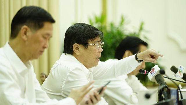 Chủ tịch UBND TPHCM yêu cầu Giám đốc Sở Nội vụ báo cáo tình hình quản lý cán bộ