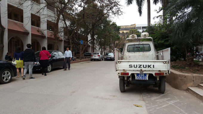 Phía ngoài hiện trường được bảo vệ nghiêm ngặt.