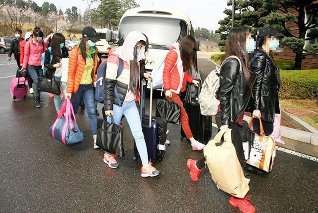 13 nhân viên nhà hàng Triều Tiên từng làm việc tại Trung Quốc trước khi đào tẩu sang Hàn Quốc năm 2016 (Ảnh: Atimes)