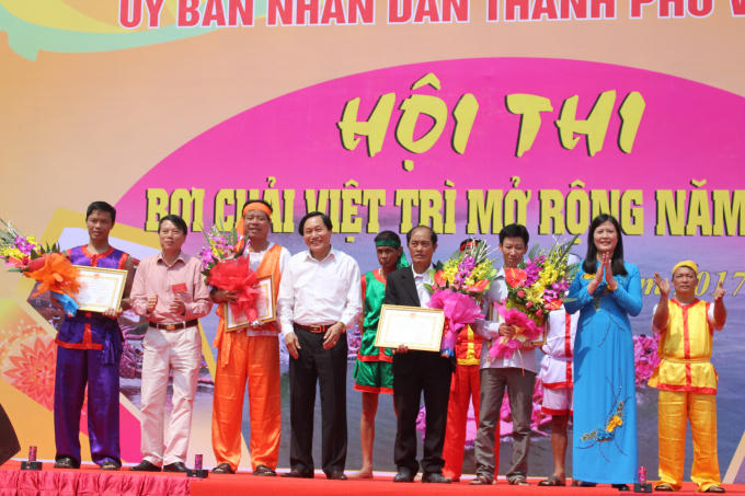 Đồng giải ba là hai đội Đoan Hùng và Trưng Vương.