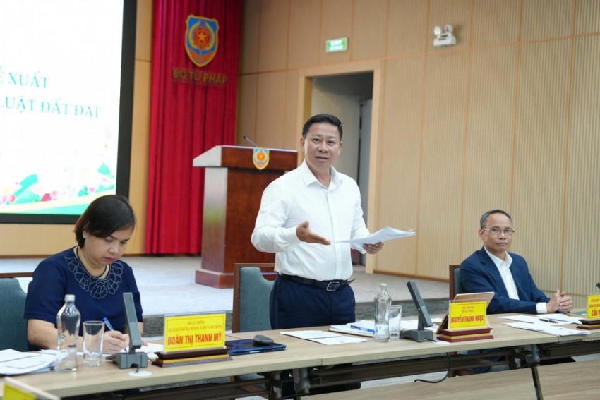 Thứ trưởng Bộ Tư pháp Nguyễn Thanh Ngọc phát biểu tại Hội thảo. (Ảnh: PV)