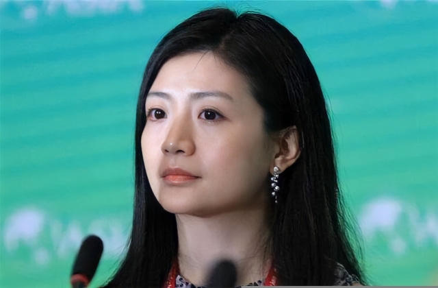 'Nữ hoàng tài chính' xinh đẹp như búp bê Barbie là ai mà khiến Jack Ma phải 3 lần bay đến tận Thung lũng Silicon để 'thu phục'?