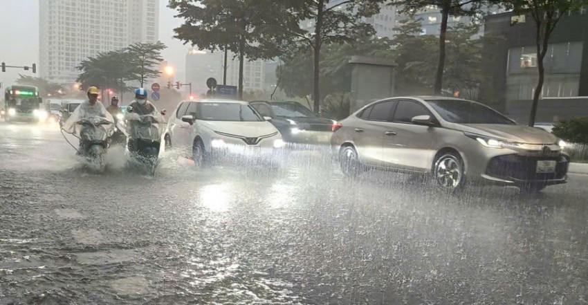 Miền Bắc chuyển mưa dông sau nắng nóng dài ngày.