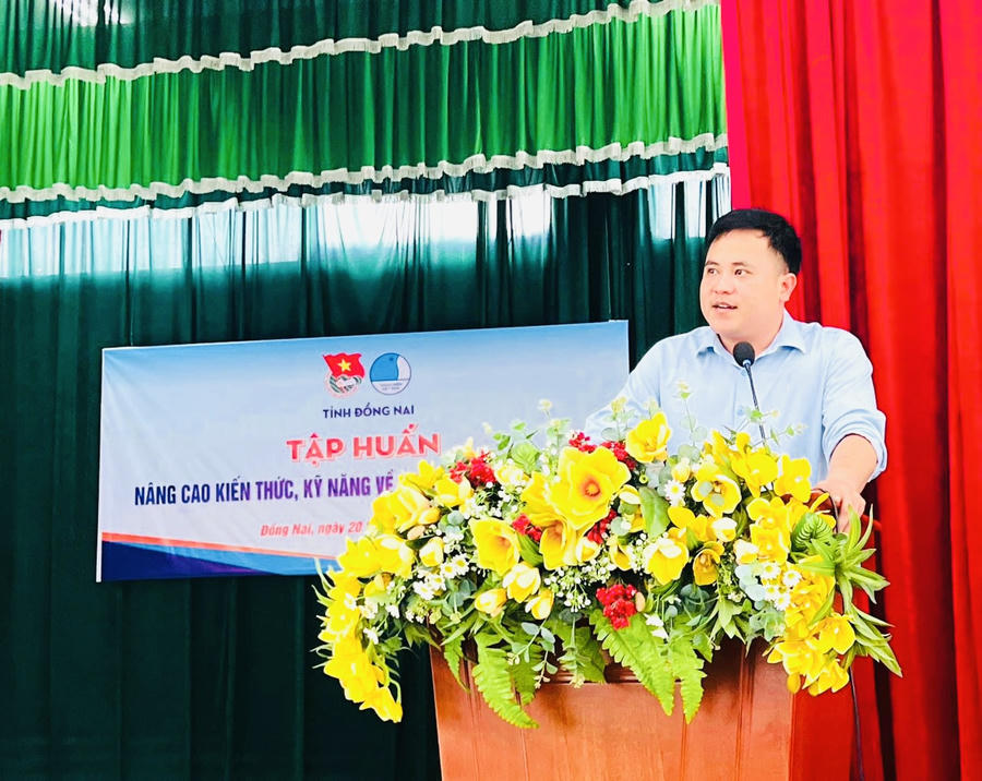 Ông Nguyễn Hiếu Trung - Phó Bí thư Tỉnh đoàn, Chủ tịch Hội LHTN tỉnh Đồng Nai Phát biểu khai mạc.