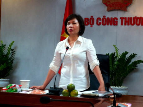 Thứ trưởng Hồ Thị Kim Thoa và người thân sở hữu hàng triệu cổ phiếu Điện Quang với tổng giá trị gần 700 tỷ đồng