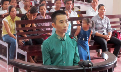 Bị cáo Bùi Văn Đắp. (Ảnh: Báo Hòa Bình)