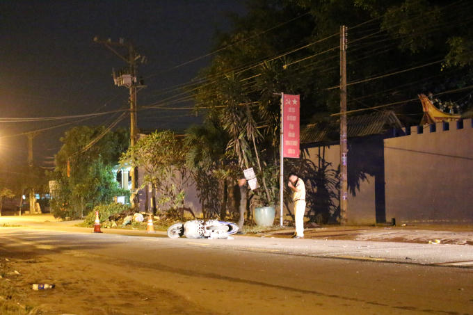 Chiếc xe máy của anh Tùng tại hiện trường