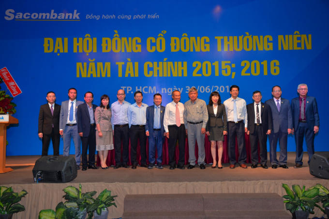 Lãnh đạo Ngân hàng Nhà nước chúc mừng HĐQT và BKS nhiệm kỳ 2017- 2021 của Sacombank